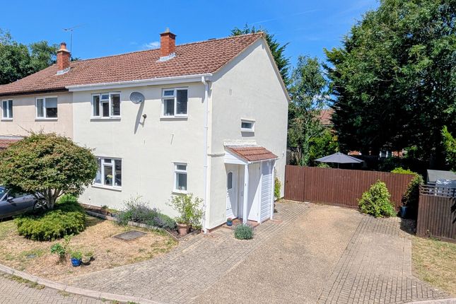 Lancaster Drive Bovingdon, Hemel... 3 bed semi