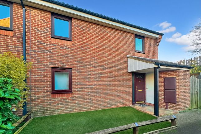 Harlequin Cl, Isleworth TW7 3 bed semi