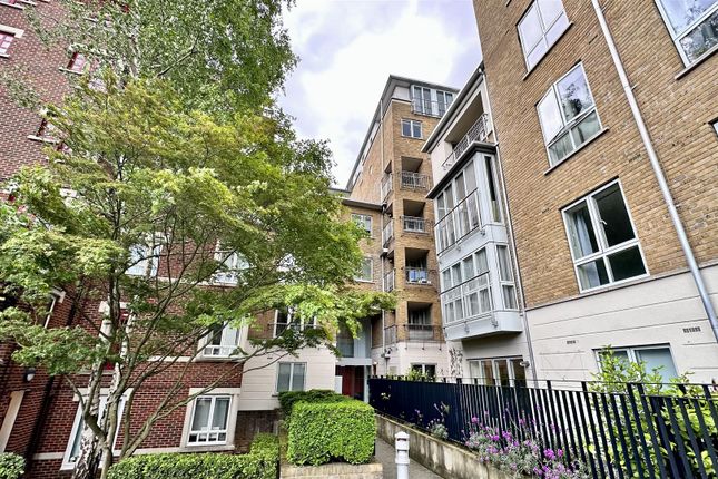 Willow Court, London W9 2 bed flat for sale