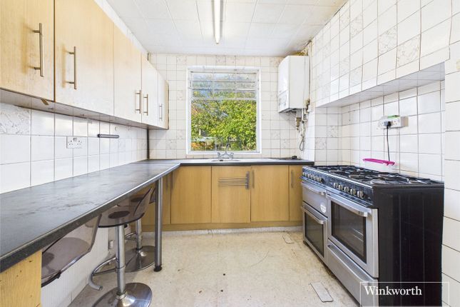 Valley Drive, London NW9 3 bed semi