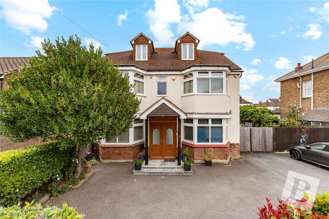 Lennox Road, Gravesend, Kent, DA11 6 bed detached house for sale