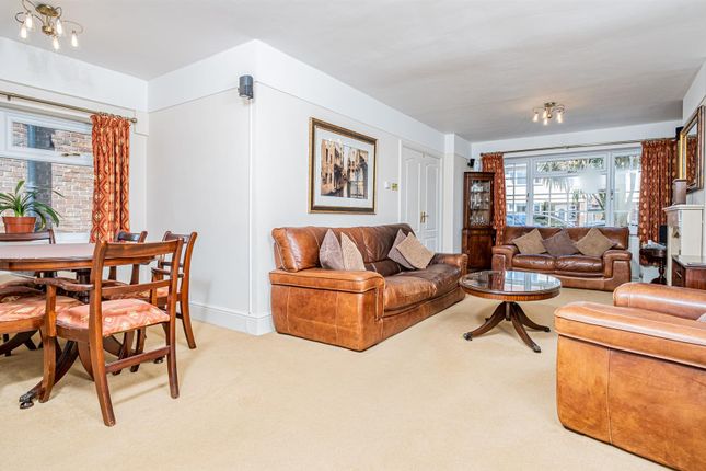 3 bed semi-detached house