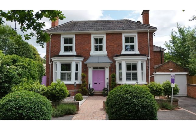 6 bedroom detached house for sale