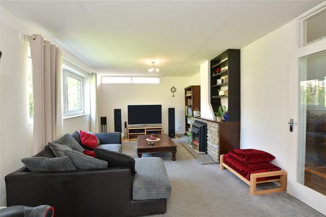 4 bed detached house