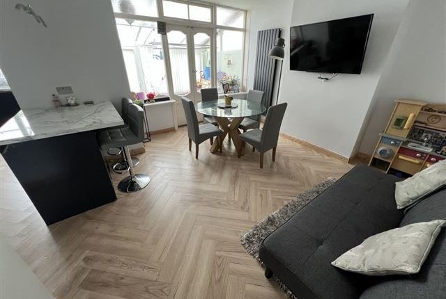 Hilary Avenue, Portsmouth PO6 3 bed terraced house for sale