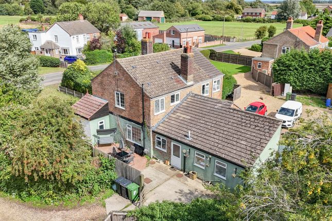 Tilney St. Lawrence, King's Lynn... 3 bed semi