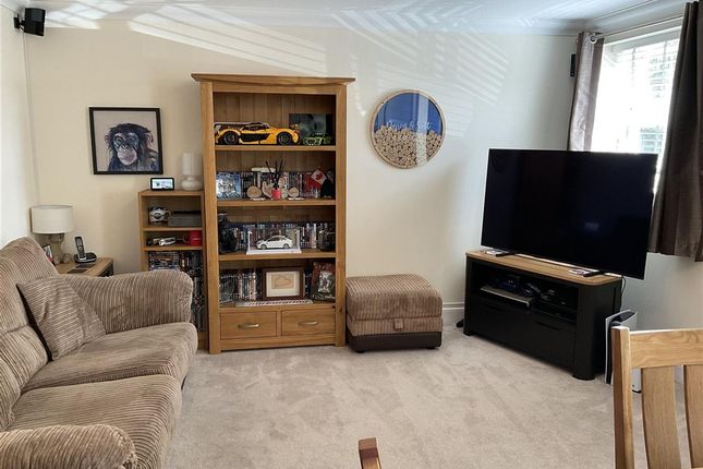 1 bedroom ground floor flat for sale