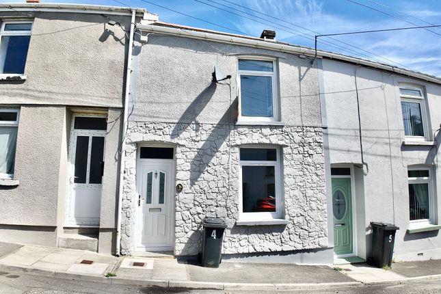 Mount Pleasant, Bedlinog, CF46 2 bed terraced house for sale