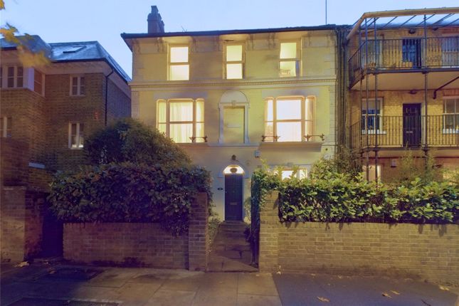 6 bedroom semi-detached house for sale