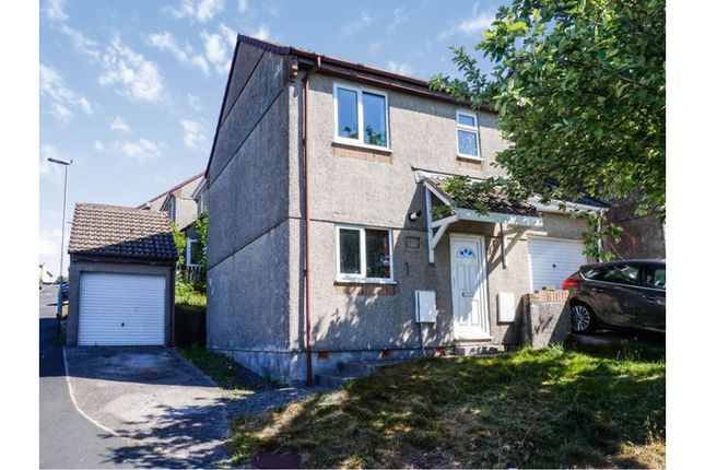 2 bedroom semi-detached house for sale