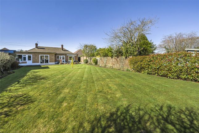 Hillcrest Avenue, Surrey KT16 3 bed bungalow for sale