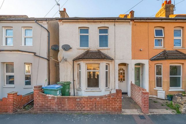Kings Avenue, Hertfordshire WD18 3 bed end of terrace house for sale
