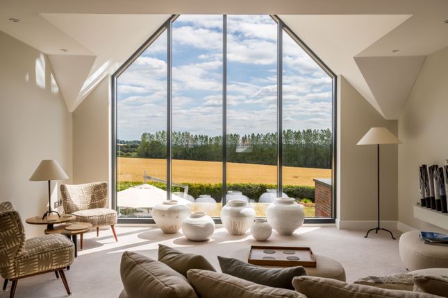 6 bedroom detached house for sale
