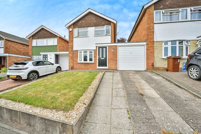 3 bedroom link detached house for sale