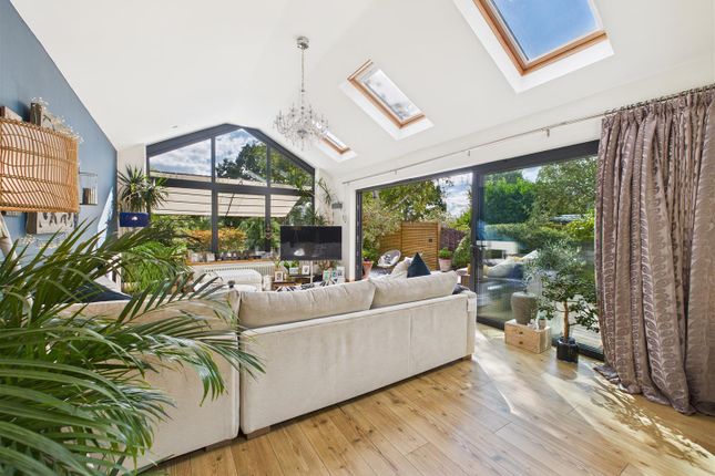 4 bedroom semi-detached house for sale