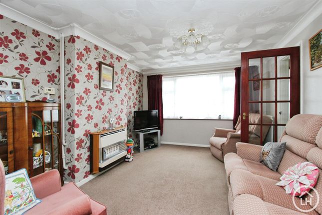Kenilworth Court, Sittingbourne 3 bed semi