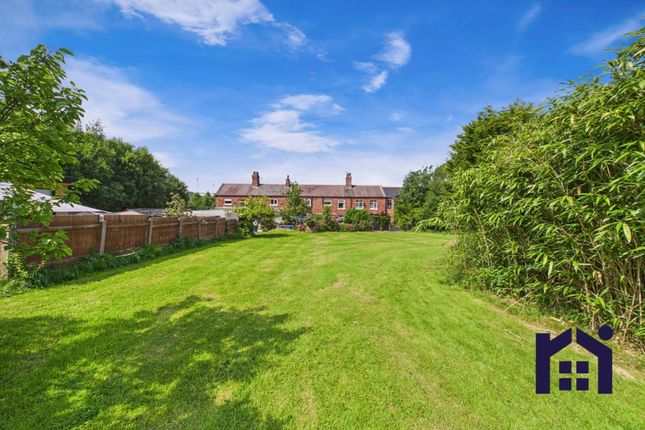 Junction Terrace, Euxton, PR7 7RS 5 bed terraced house for sale