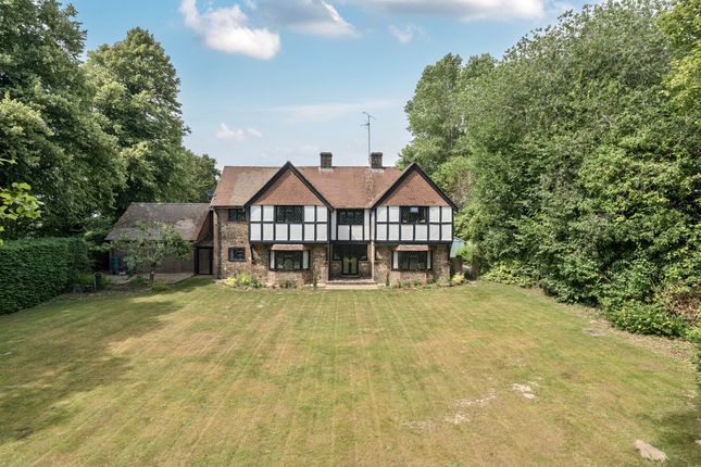 Fryern Road, Pulborough, RH20 4 bed detached house for sale
