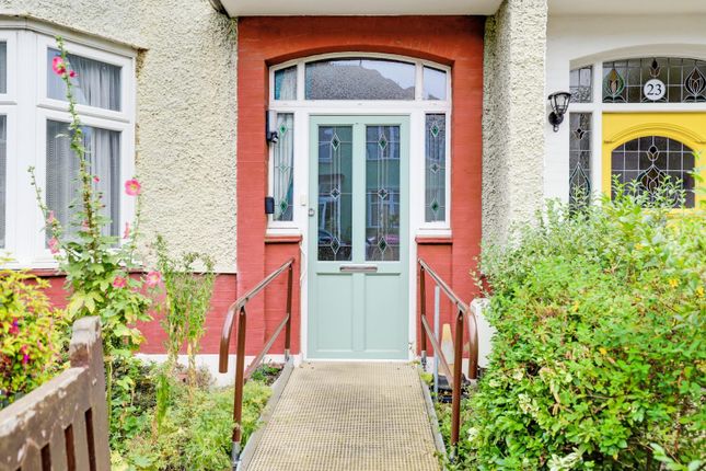 Tannsfeld Road, London 3 bed house for sale