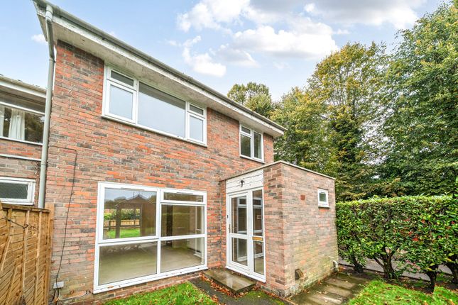 St. Martins Close, East Horsley, KT24 3 bed semi