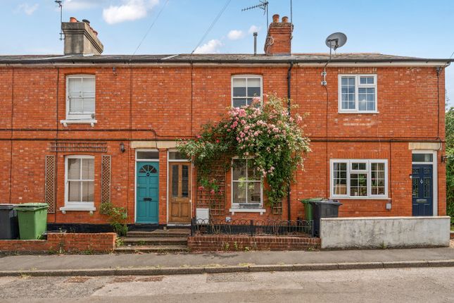 Bow Street, Alton, Hampshire, GU34 2 bed house for sale