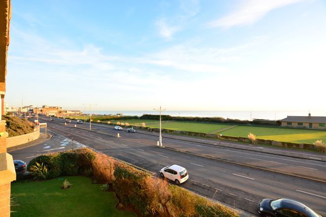 Kingsway, Hove, BN3 2 bed flat for sale