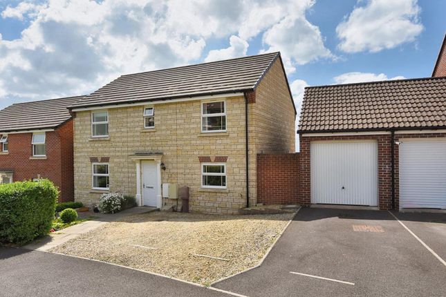 5 bed detached house
