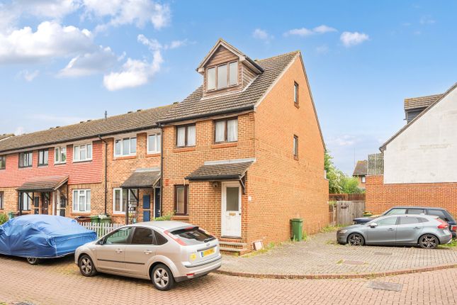 Vellum Drive, Carshalton 2 bed maisonette for sale