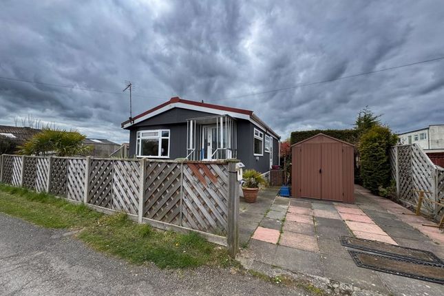 EPPERSTONE RESIDENTIAL CARAVAN PARK... 2 bed detached bungalow for sale