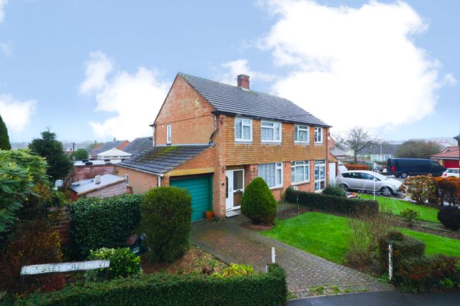 Lindsey Crescent, Bridgwater TA6 3 bed semi
