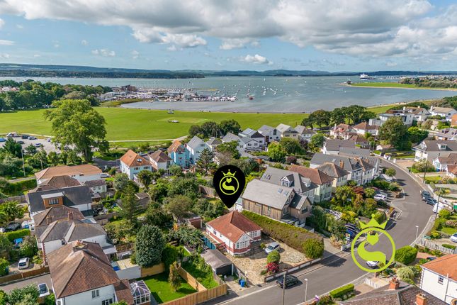 Whitecliff Crescent, Poole BH14 2 bed detached bungalow for sale