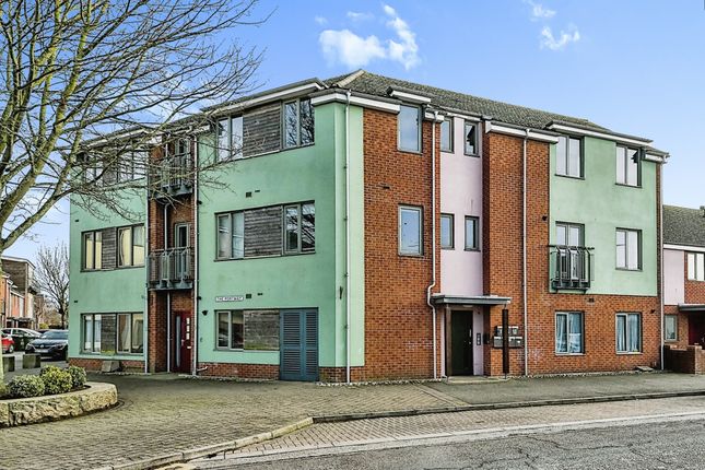 2 bedroom ground floor flat for sale