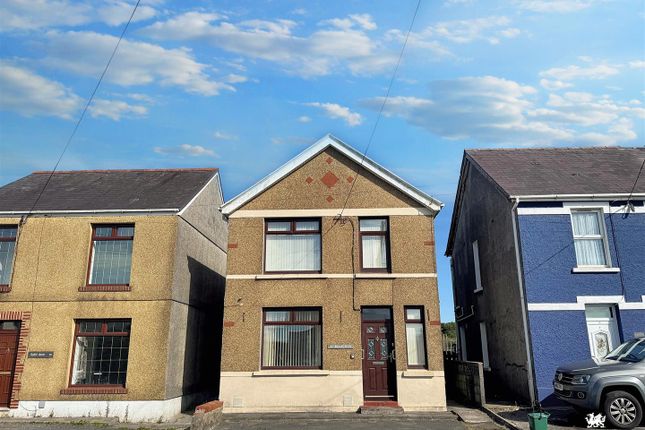 Cross Hands Road, Gorslas, Llanelli 2 bed detached house for sale