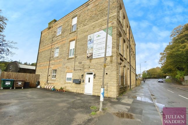 Charlestown, Glossop, Derbyshire, SK13 2 bed flat for sale