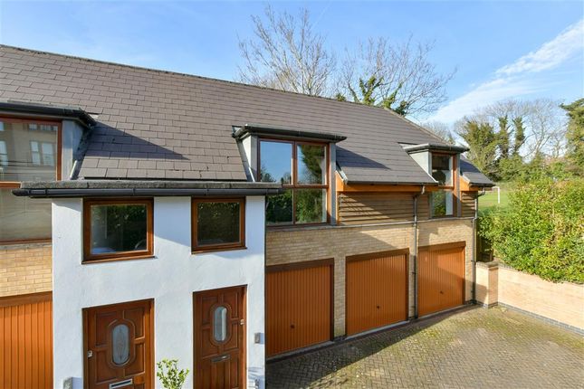 Coral Park, Maidstone, Kent 1 bed coach house for sale