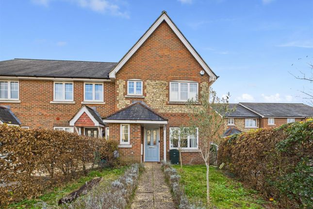 Blue Leaves Avenue, Coulsdon CR5 3 bed end of terrace house for sale