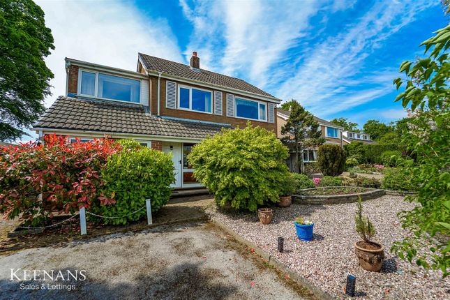 4 bed detached house