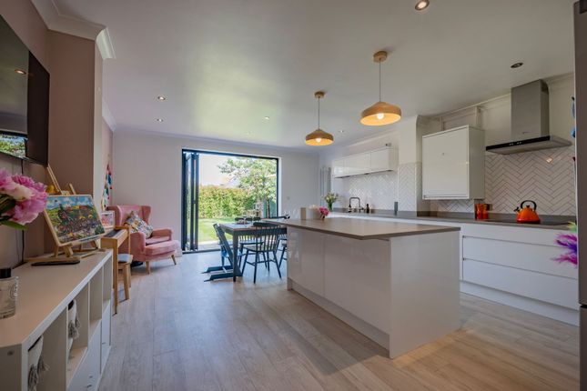 Salisbury Road, Bromley BR2 3 bed end of terrace house for sale
