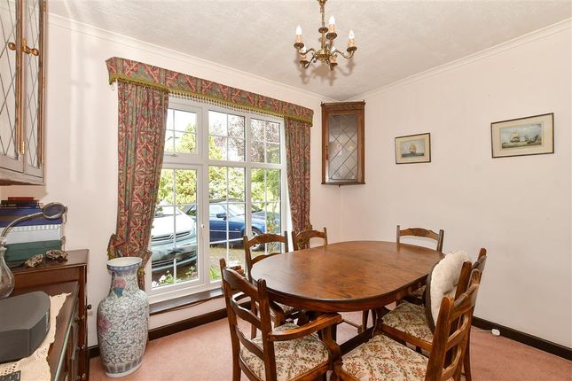 Acorn Close, East Grinstead, West Sussex 4 bed detached house for sale