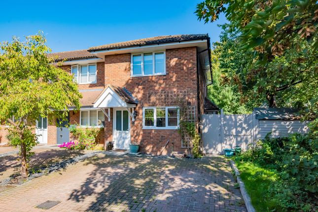 Yateley GU46 2 bed end of terrace house for sale