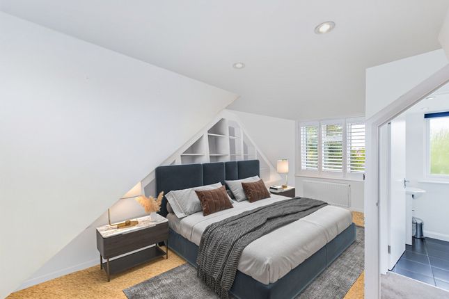 5 bedroom semi-detached house for sale
