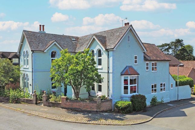 4 bedroom semi-detached house for sale