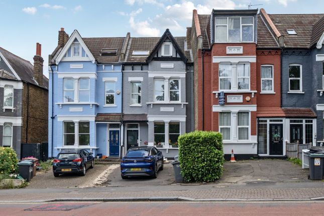 Colney Hatch Lane, Muswell Hill... 2 bed flat for sale