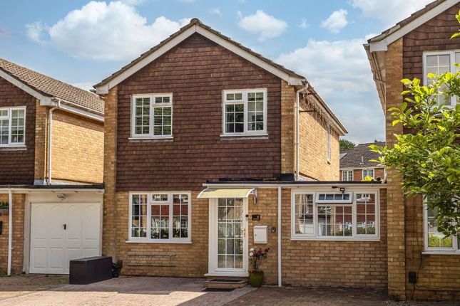 St. Hildas Close, Crawley RH10 4 bed link detached house for sale