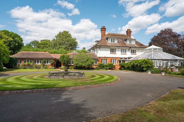 Lower Teddington Road, Surrey KT1 6 bed detached house for sale