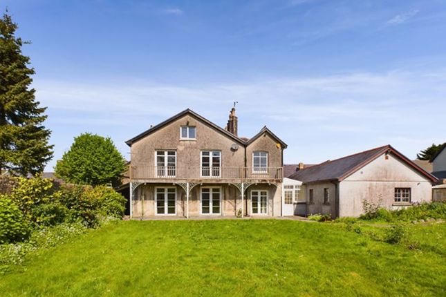 6 bedroom detached house for sale