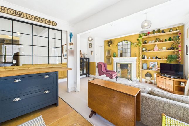 High Street, Stroud, Gloucestershire... 3 bed apartment for sale
