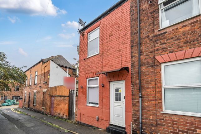 Queen Street, Grantham, Lincolnshire... 2 bed end of terrace house for sale