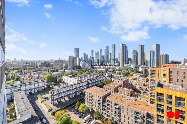 Stewart Street, Canary Wharf E14 2 bed flat for sale