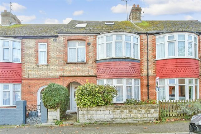 Larkfield Avenue, Gillingham, Kent 4 bed terraced house for sale